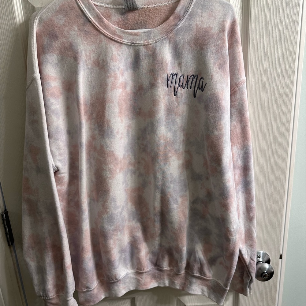 Tye dye crew neck with embroidered “mama”